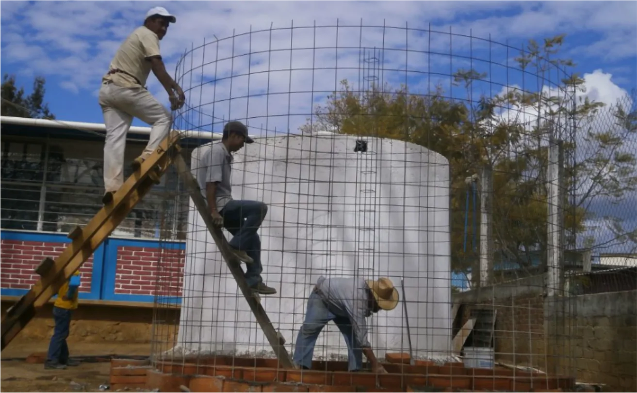 Construcción de ecotecnias con apoyo de Fondo Unido México